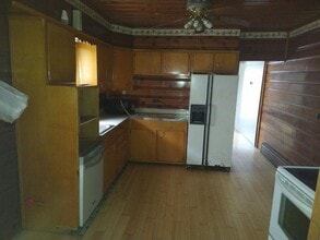 634 E 4th St in Mount Carmel, PA - Foto de edificio - Building Photo