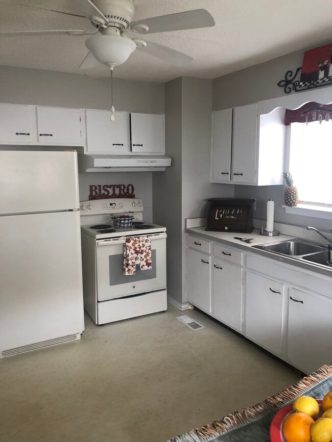 104 Santeelah St, Unit 2 Bedroom apt