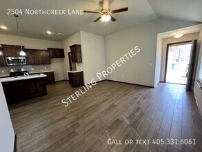 2504 Northcreek Ln in Oklahoma City, OK - Building Photo - Building Photo