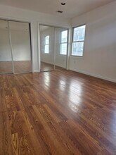 72 Zabriskie St in Jersey City, NJ - Building Photo - Building Photo