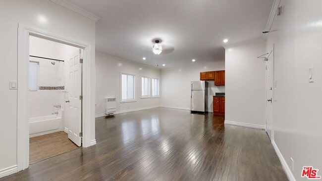 507 Loma Dr in Los Angeles, CA - Building Photo - Building Photo