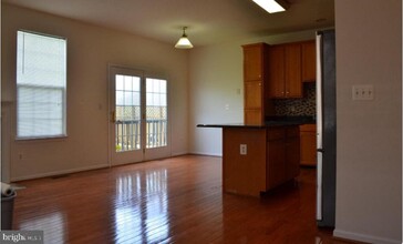 25508 Crossfield Dr in Chantilly, VA - Building Photo - Building Photo