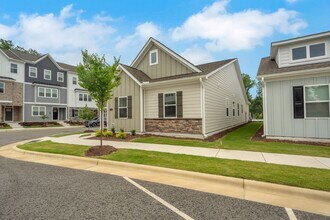 723 Dorset Strm Dr in Fuquay Varina, NC - Building Photo - Building Photo