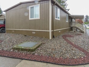 11635 Bunting Ln NE in Aurora, OR - Foto de edificio - Building Photo