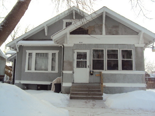 property at 414 N 9th St