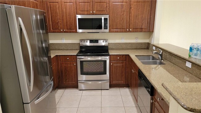 2864 SW 83rd Ave in Miramar, FL - Building Photo - Building Photo