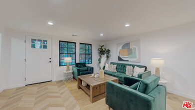 1235 N Citrus Ave in Los Angeles, CA - Foto de edificio - Building Photo