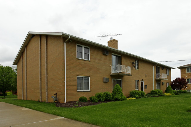 Tany Place Apartments in Willoughby, OH - Building Photo - Building Photo