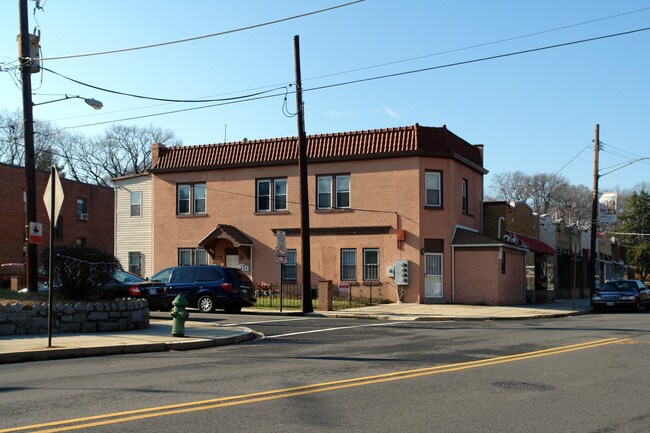 2021 Bunker Hill Rd NE in Washington, DC - Building Photo - Building Photo