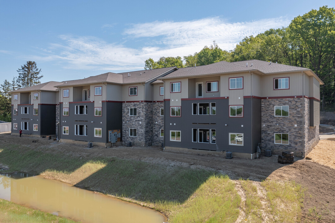 Miller 171 Apartment Homes in Fairlawn, OH - Building Photo