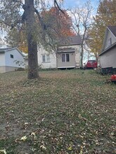 204 Independence Ave S in Clarks Grove, MN - Foto de edificio - Building Photo