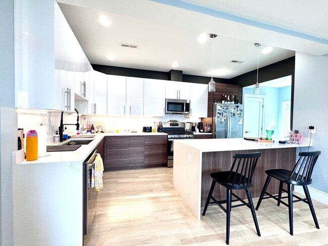 19 University Rd, Unit 3