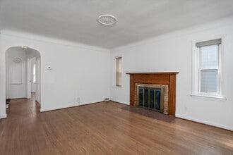 1600 N Altadena Ave in Royal Oak, MI - Building Photo - Building Photo