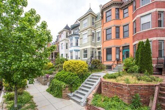 1127 Fairmont St NW in Washington, DC - Building Photo - Building Photo