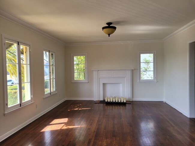 1930 S Longwood Ave, Unit 1930