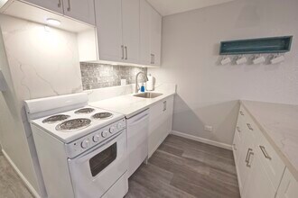 2211 Ala Wai Blvd, Unit 1212 in Honolulu, HI - Building Photo - Building Photo
