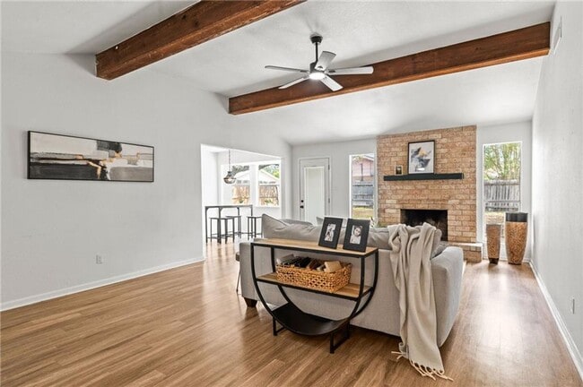 6118 Locke Ln in Corpus Christi, TX - Foto de edificio - Building Photo