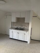 163 Warren St, Unit #2 in Bangor, ME - Building Photo - Building Photo