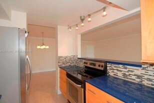 2701 N Ocean Blvd, Unit 7F in Fort Lauderdale, FL - Building Photo