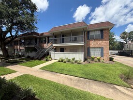 2250 Bering Dr in Houston, TX - Building Photo
