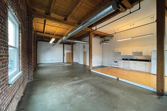 90 Lafayette St, Unit 90-206 in Salem, MA - Building Photo - Building Photo