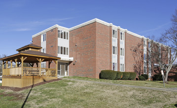 Stant Hall in Bristol, VA - Building Photo - Building Photo