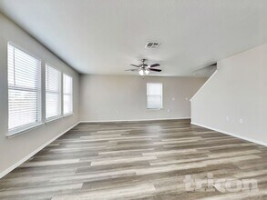 5617 Victory Gallop Dr in Austin, TX - Foto de edificio - Building Photo