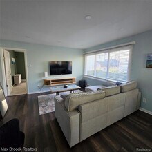 805 S Winding Dr in Waterford Township, MI - Building Photo - Building Photo