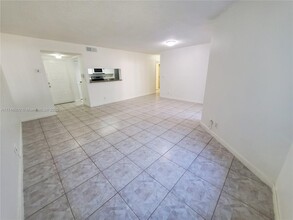 9733 Westview Dr in Coral Springs, FL - Building Photo - Building Photo