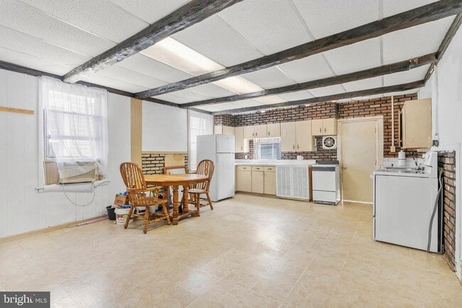 property at 522 Monmouth St
