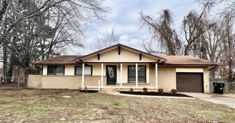 848 Southview Dr in Dyersburg, TN - Building Photo