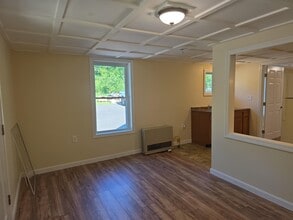 111 Maple St in Newport, NH - Building Photo - Building Photo