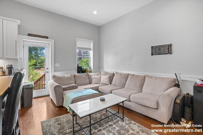 130 M St, Unit 1 in Boston, MA - Building Photo - Building Photo