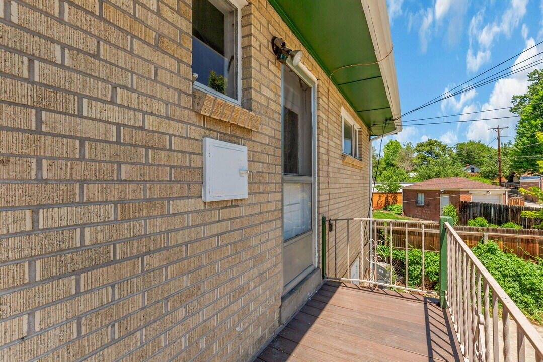 1524 Jasmine St, Unit 4 in Denver, CO - Building Photo