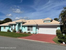 160 Sandy Shoes Dr in Melbourne Beach, FL - Building Photo