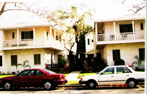 216-218 S Arnaz Dr in Beverly Hills, CA - Foto de edificio