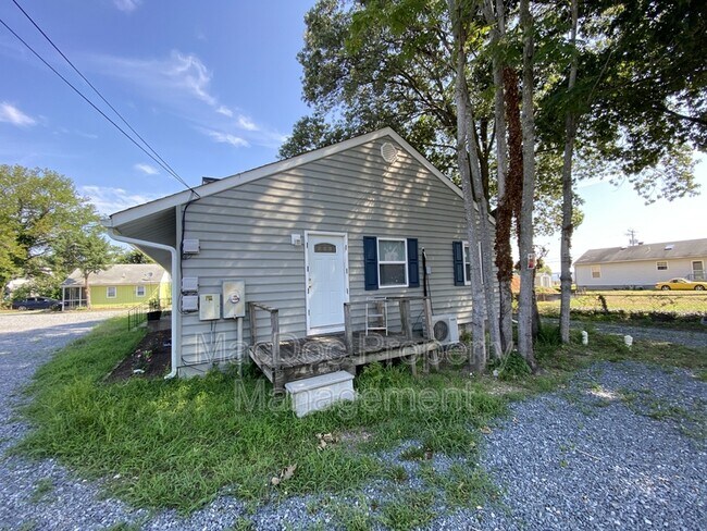 201 N Irving Ave in Colonial Beach, VA - Building Photo - Building Photo