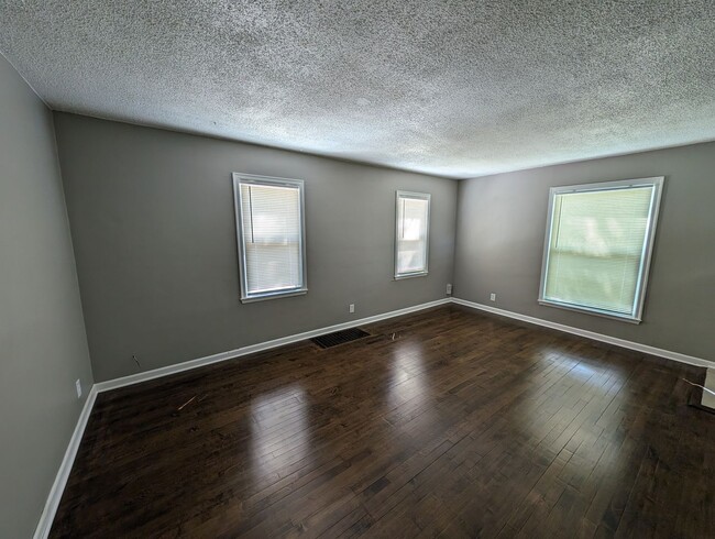 500 W Southside Blvd in Independence, MO - Building Photo - Building Photo