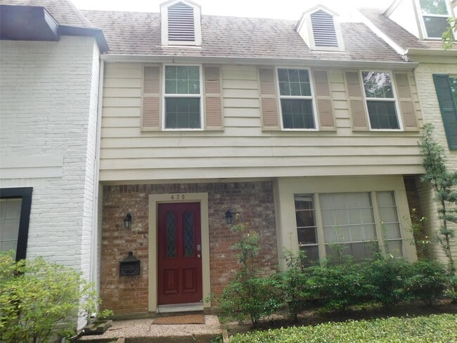 property at 472 N Post Oak Ln