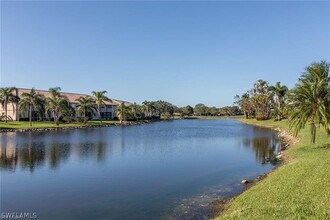 8670 Mustang Dr in Naples, FL - Foto de edificio - Building Photo