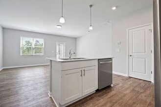 201 Liam St in Clayton, NC - Building Photo - Building Photo