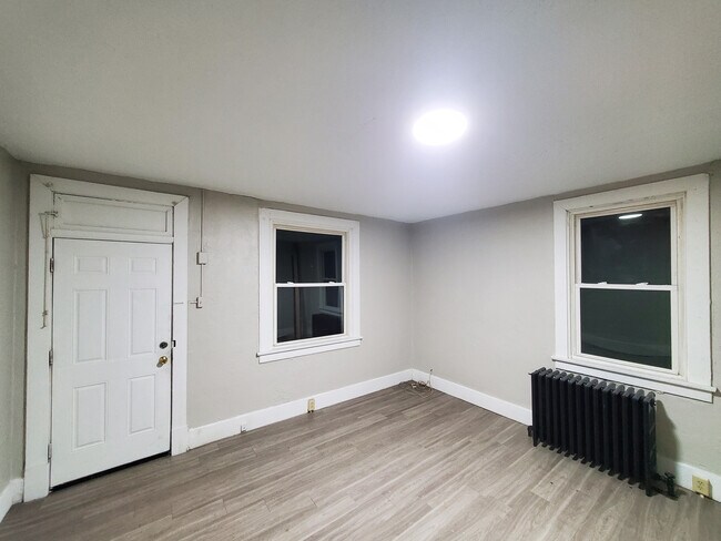 550 Railroad St, Unit 1