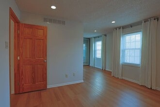 222 Society Hill Blvd in Cherry Hill, NJ - Building Photo - Building Photo