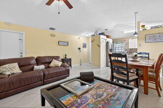 6877 3rd St in Jupiter, FL - Building Photo - Building Photo