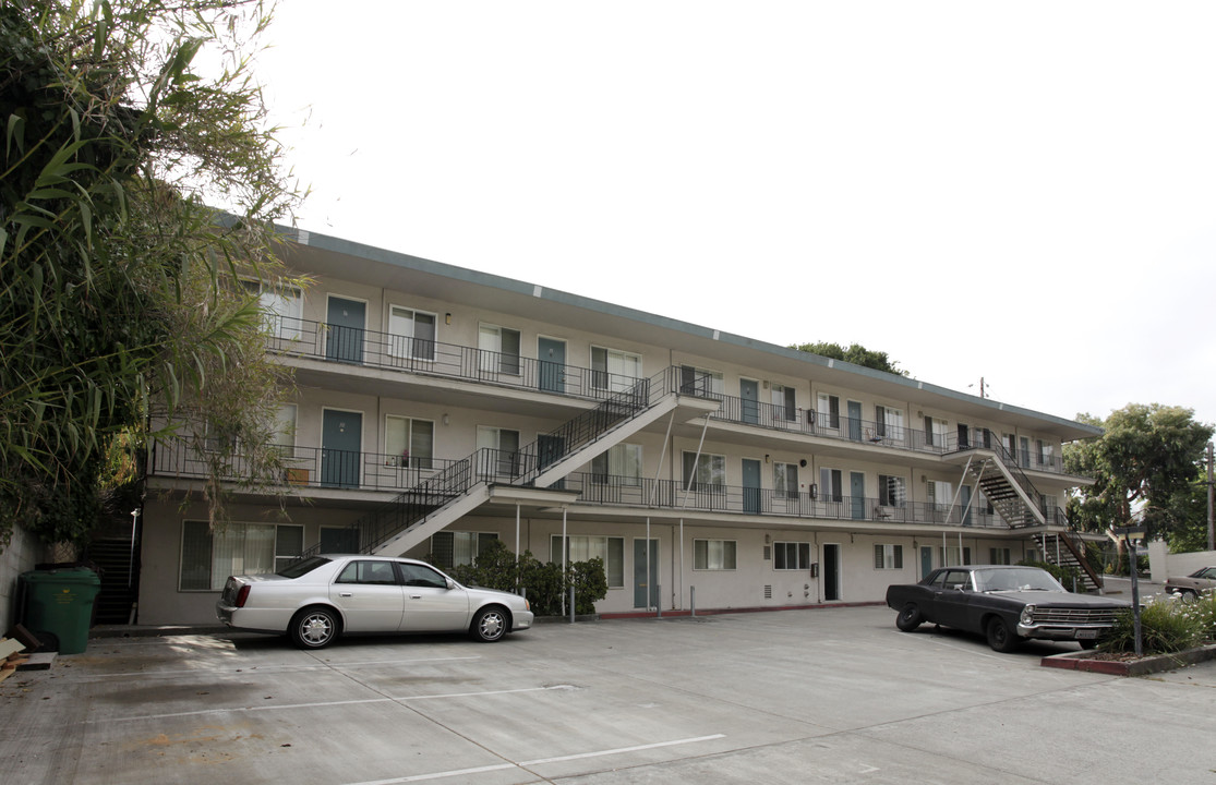 Fairmont Terrace in Oakland, CA - Building Photo