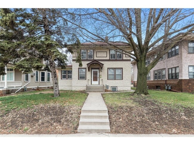 property at 811 Snelling Ave N