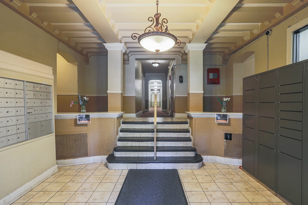 Plaisance Apartments Chicago, IL Apartments