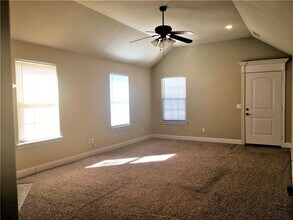 2896 W Old Farmington Rd in Fayetteville, AR - Building Photo - Building Photo