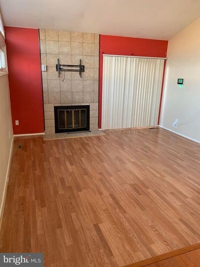 2 Chinook Ct in Randallstown, MD - Building Photo - Building Photo