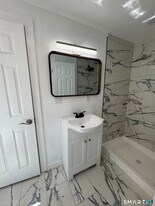 139 Poplar St in New Haven, CT - Building Photo